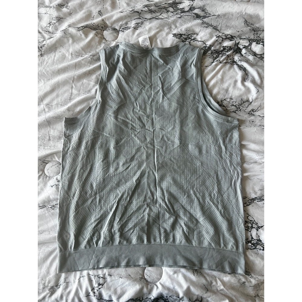 NWOT Athleta tank top - Picture 3 of 3